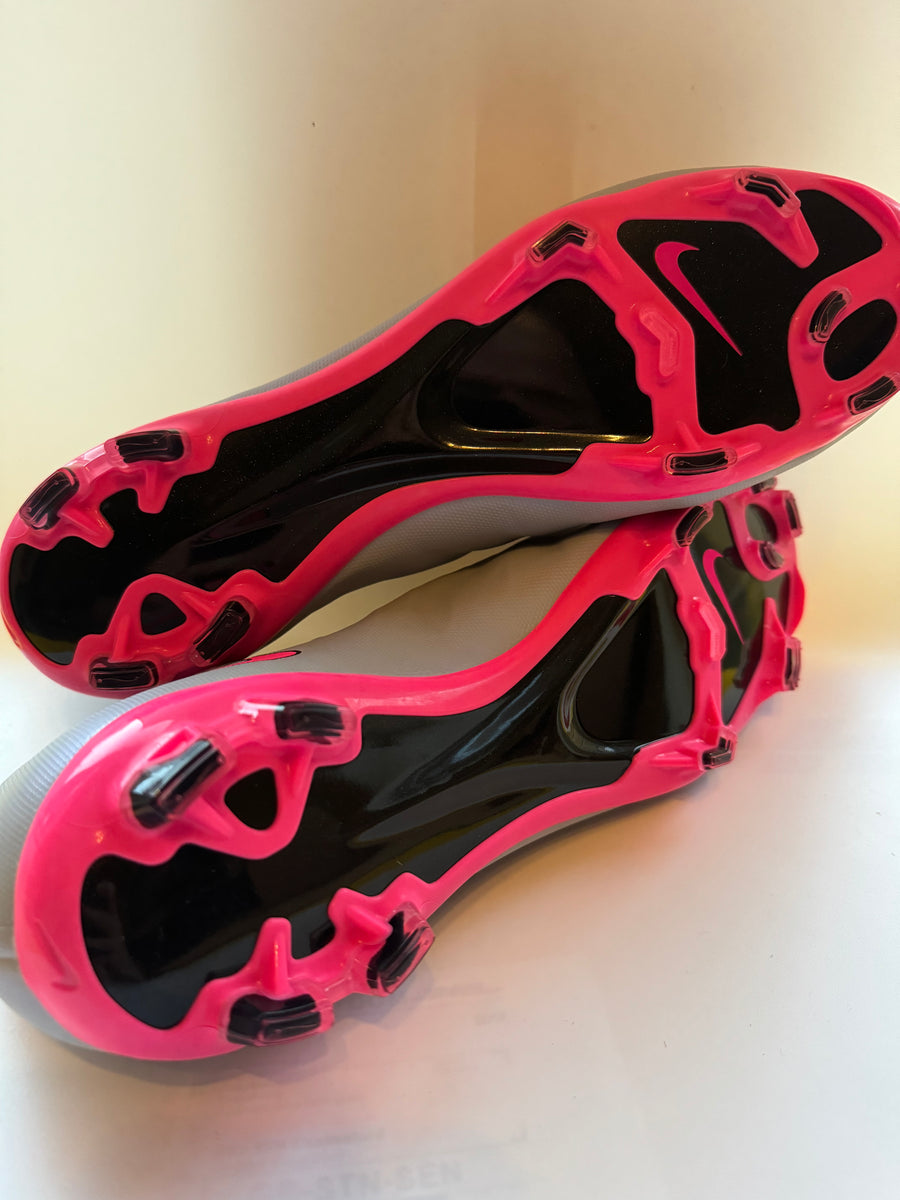 Nike Mercurial Vapor X FG FootSource